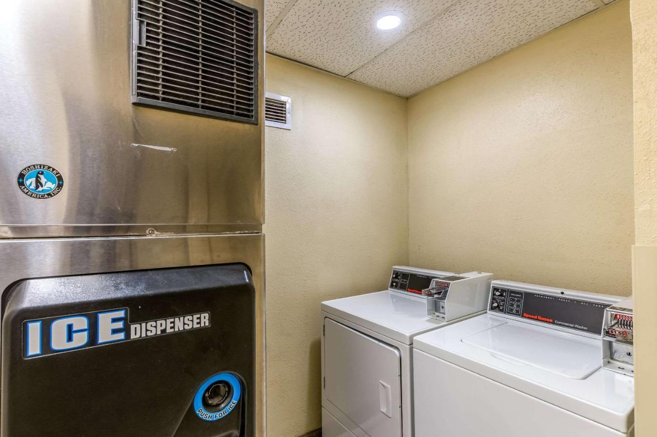Quality Inn & Suites Southport Indianapolis Extérieur photo