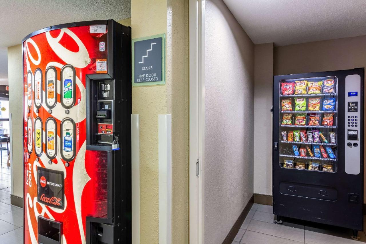 Quality Inn & Suites Southport Indianapolis Extérieur photo