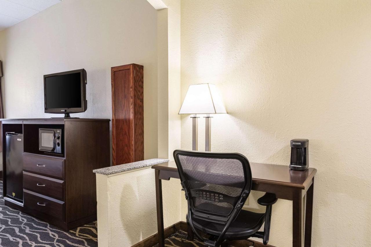 Quality Inn & Suites Southport Indianapolis Extérieur photo