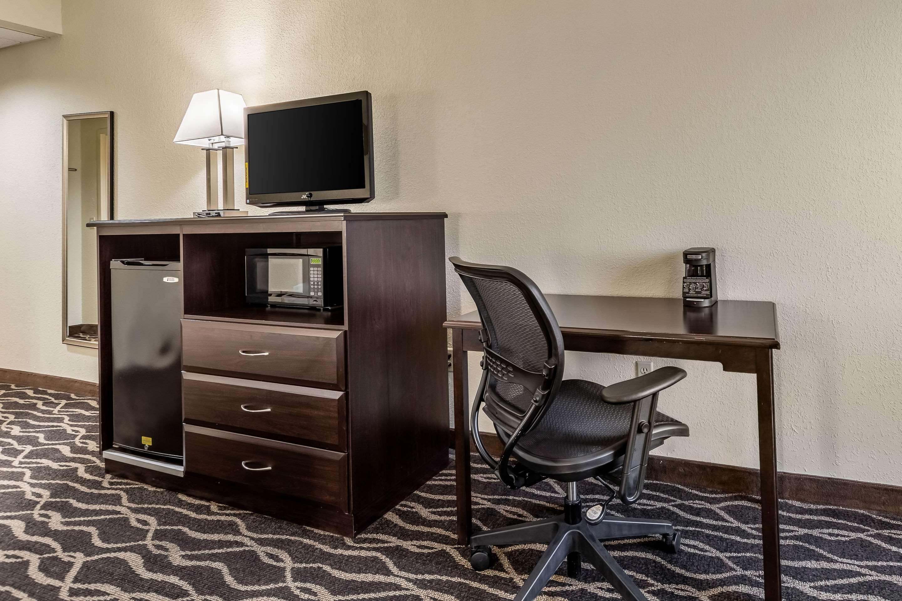 Quality Inn & Suites Southport Indianapolis Extérieur photo