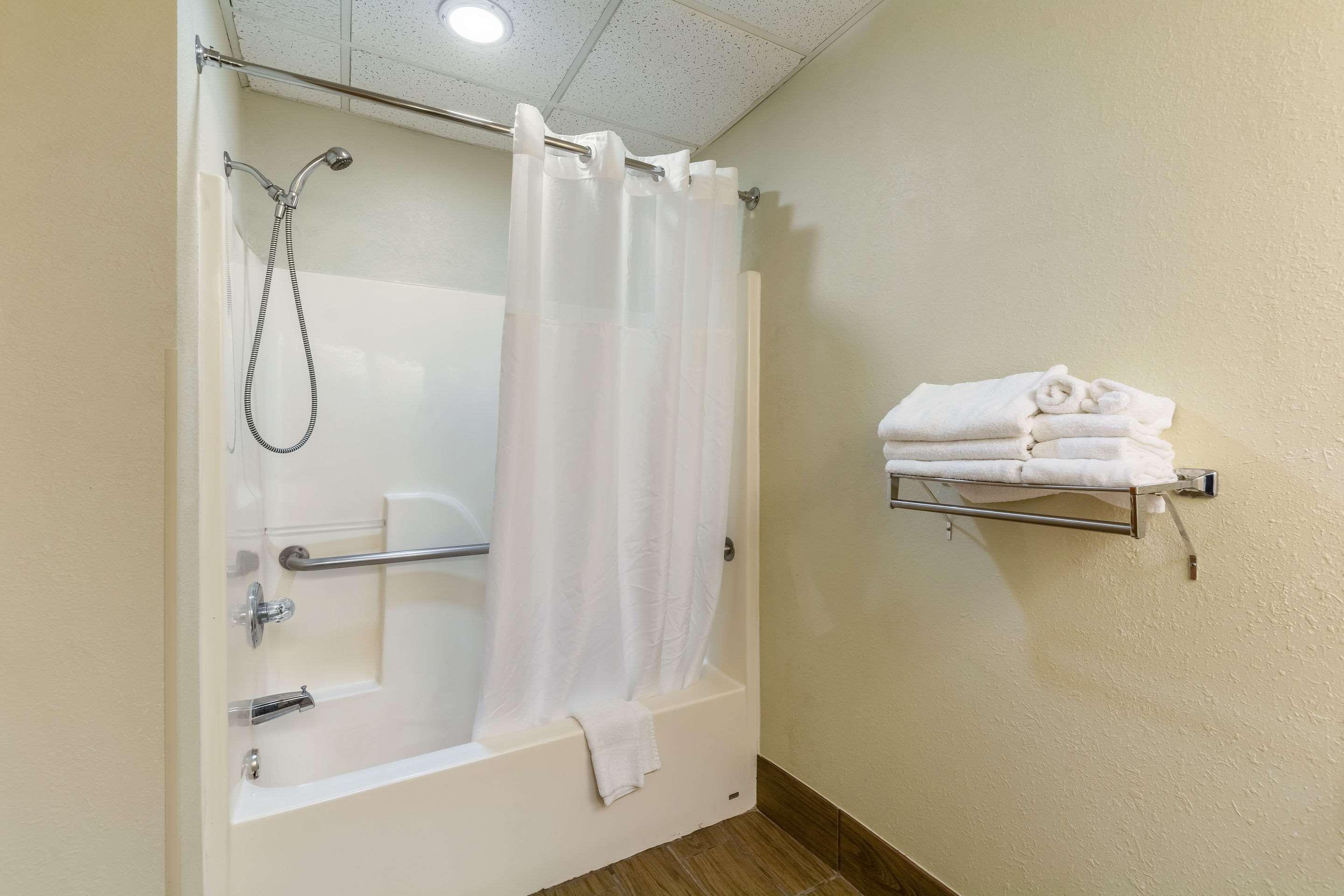 Quality Inn & Suites Southport Indianapolis Extérieur photo