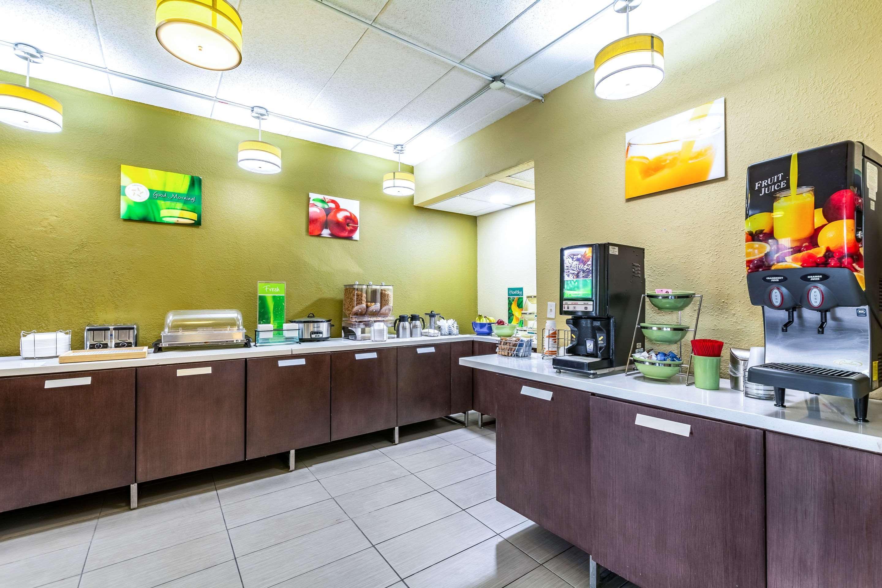 Quality Inn & Suites Southport Indianapolis Extérieur photo
