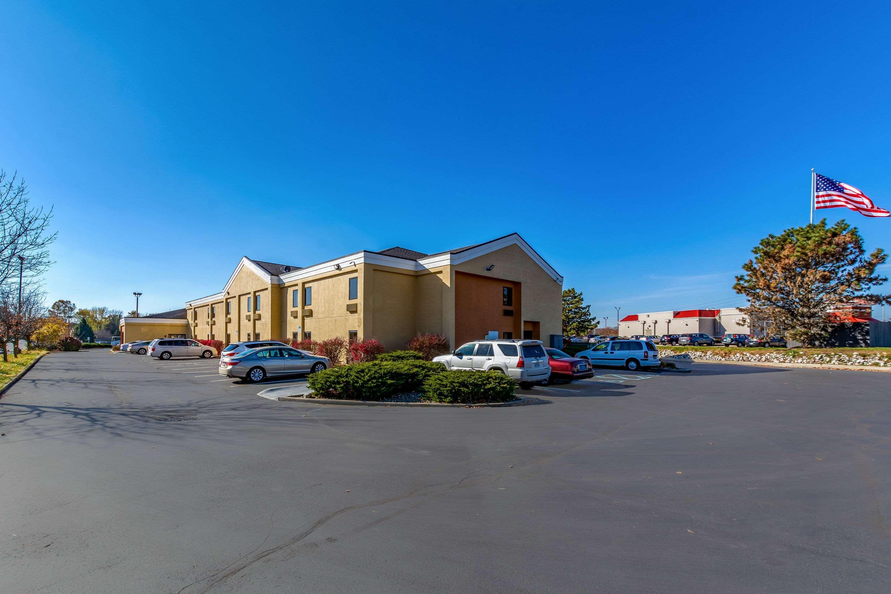 Quality Inn & Suites Southport Indianapolis Extérieur photo